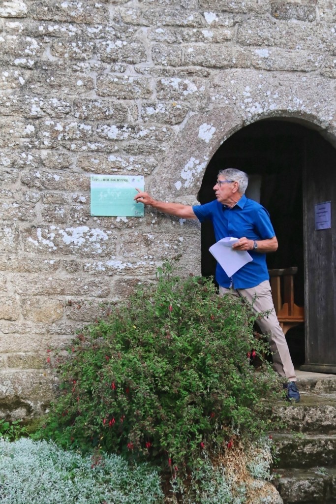 Daniel Méchet découvrant la plaque