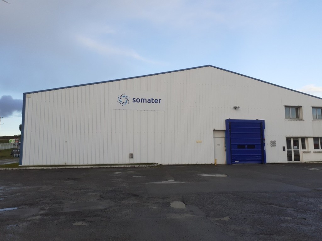 L’entreprise grandissant, des produits nouveaux voient le jour comme : les planches
à voile, puis du matériel de photocopieuse pour CANON, entre autre, des sièges en
plastique, etc.